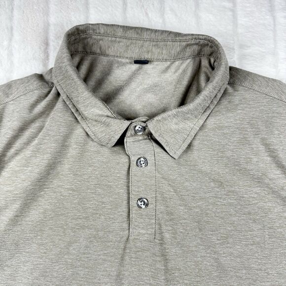 Vuori Shirt Strato Tech Polo Short Sleeve V188 Men's Large Beige Comfort Stretch - Picture 6 of 9